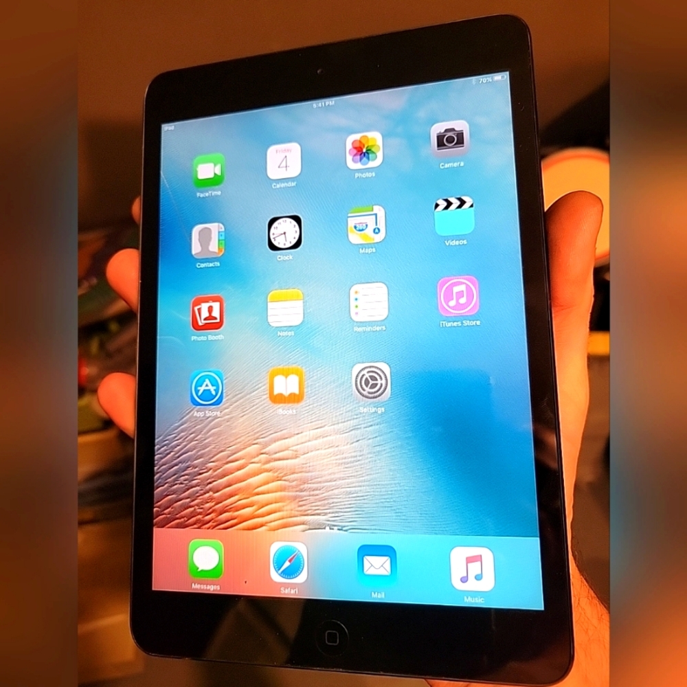 Apple iPad Air Black Tablet with Minimalist Design
